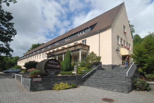入口, 阿爾特費里格蘭德高爾夫酒店 (Land- und Golfhotel Alte Fliegerschule) in 艾森納赫郊區