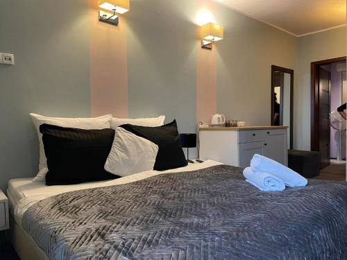 Rynek 14 - Pokoje hotelowe - Cafe&Restaurant - Parking - OrangeTV, Inowrocław (zdjęcie 8)