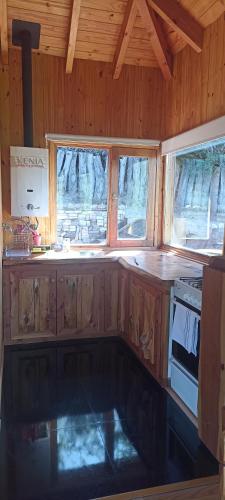 virtuve, BH-Meliquina, Colgantes al Río (BH-Meliquina, Colgantes al Rio) in Villa Lago Meliquina