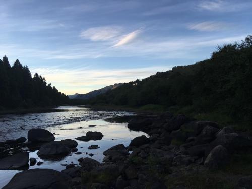 Apkārtne, BH-Meliquina, Colgantes al Río (BH-Meliquina, Colgantes al Rio) in Villa Lago Meliquina