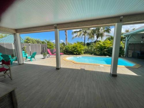 Magnifique Villa Avec Piscine Et Jardin - Location, gîte - Sainte-Rose