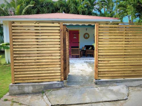 Jardin, Gites le petit voyageur in Berard