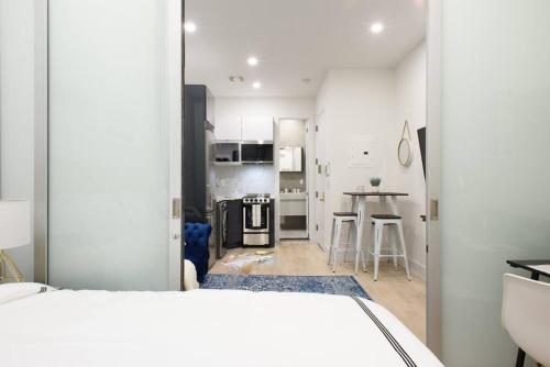 78-1B New 1BR prime UES WD in unit BEST VALUE, New York (foto 3)