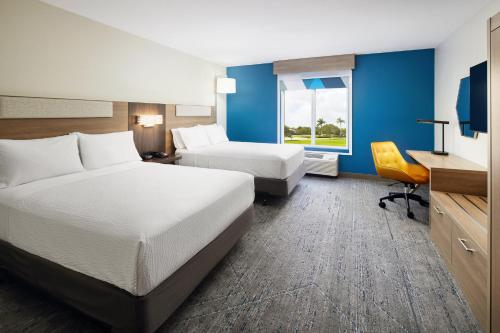 Holiday Inn Express Hotel & Suites Port St. Lucie West in Port Saint Lucie (FL)