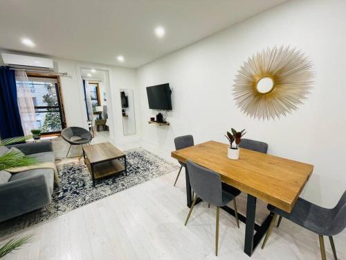 78-3A Luxury BRAND NEW Modern 1BR W&D, New York (Foto 2)
