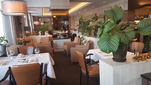 Restaurant, De Eenhoorn in Oostburg