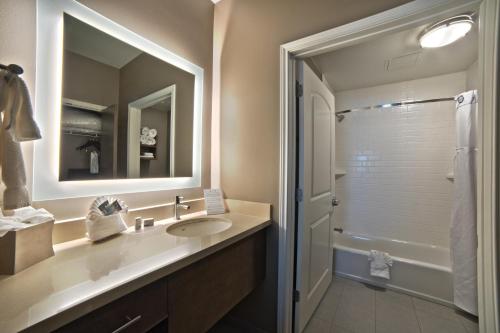 Staybridge Suites Houston - Humble Beltway 8 E, an IHG Hotel