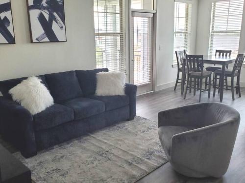 Beautiful 2 BDR Unit minutes from fun Attractions. - Apartment - Katy