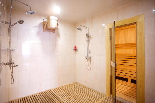 Garden Hotel - image 4