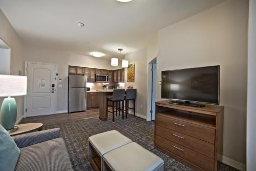 Staybridge Suites Houston - Humble Beltway 8 E, an IHG Hotel