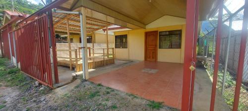 Casa con vista a valle de Dota y zona cafetalera in Santa María