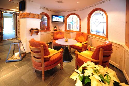 Country Wellnesshotel Bündnerhof - image 12