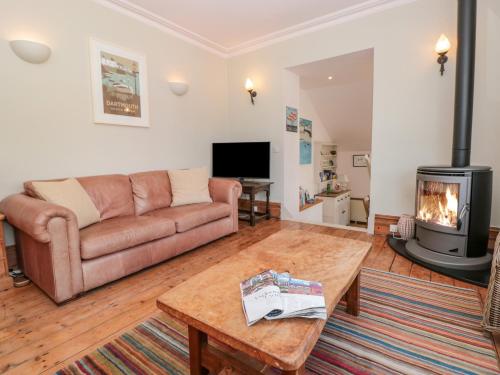 Exterior view, Kipper Lodge in Dartmouth