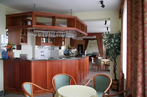 Bar/ Salón, Hotel Ovit in Keszthely