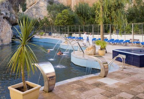 Swimming pool, Hotel Balneario de La Virgen in Jaraba