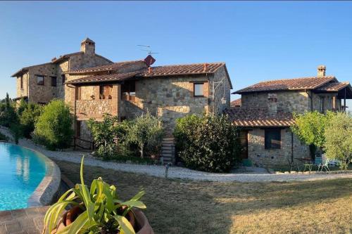  Country House - La casetta nel borgo, Unterkunft in San Venanzo