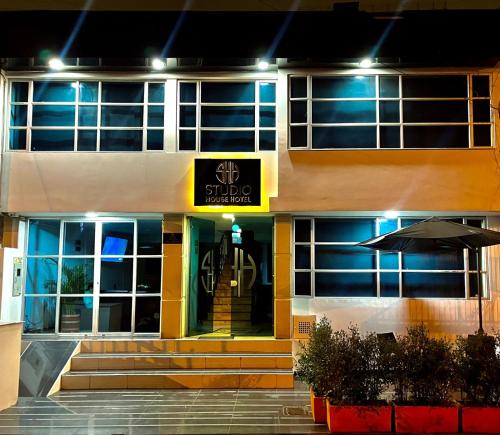 House Studio Hotel - image 5
