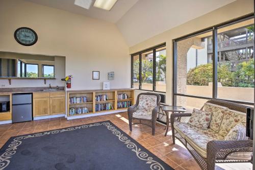 Remodeled Ocean View Downtown Kona Condo with Balcony - image 12
