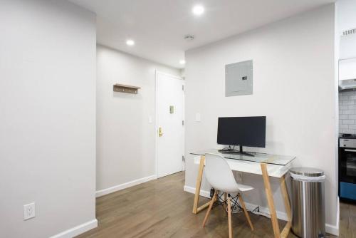 350-2A Prime gramercy Newly renovated 1BR sleeps 4, New York (photo 9)