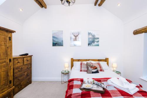 Ivy House Luxury Cheshire Cottage for relaxation. Chester Zoo·