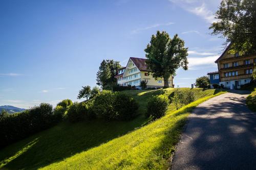 B&B St. Peterzell - Gästehaus Aemisegg - Bed and Breakfast St. Peterzell