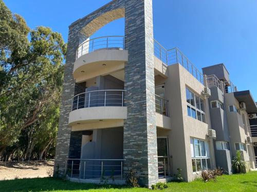 2 bedrooms, 4 beds