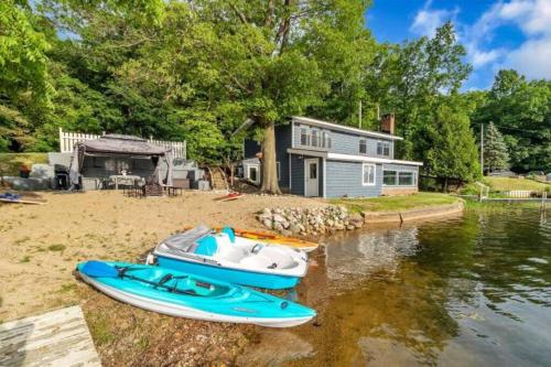 Lakefront Cottage with Private Beach and Docks!