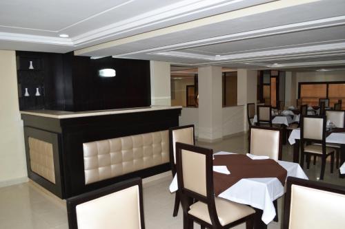 مطعم, Al Akhawayn in وجدة