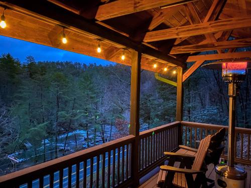 Toccoa River View in Blue Ridge, USA