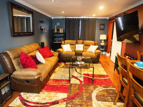 Perfect DTWN 2 Bed Condo with Cali King Bed and Gym in Atlanta, USA