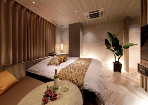 room detail thumbnail 0