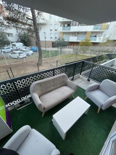Balcony/terrace, F2 Montpellier nord Occitanie in Marie-Therese