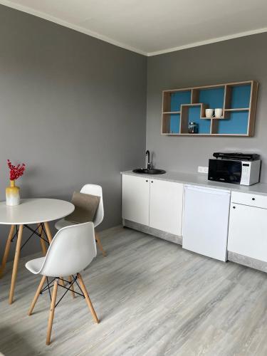 Kitchen, Light grey apartment in Maardu in Maardu