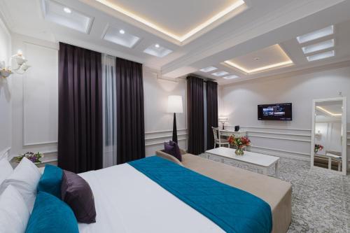 Suite, deluxe, junior
