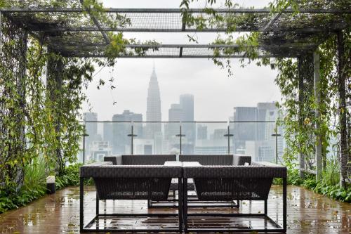 Romantic Log Cabin - walk to KL Tower, KLCC, Bukit Bintang, Kuala Lumpur (fotografie 6)