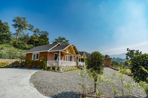 SaffronStays Cottage Glade, Dehradun - luxury wooden cottage