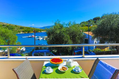 One-Bedroom Apartment room in Theophilos Ena