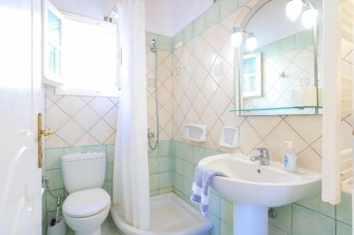 Three-Bedroom Apartment image 10