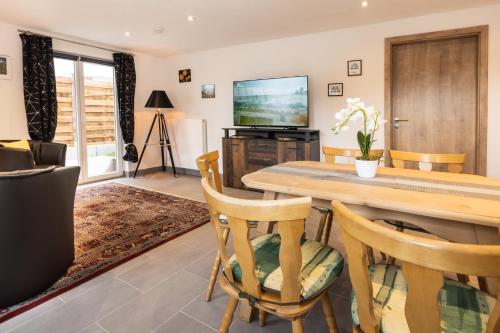 One-Bedroom Apartment image 1
