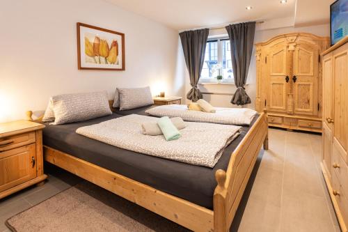 One-Bedroom Apartment image 4