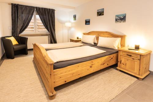 One-Bedroom Apartment image 2