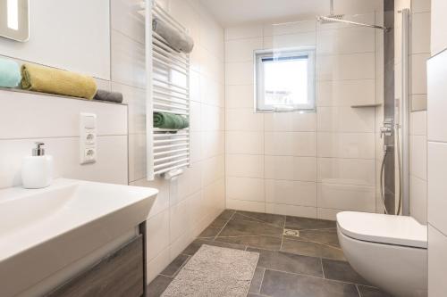 One-Bedroom Apartment image 3