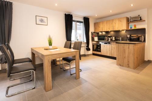 One-Bedroom Apartment image 9