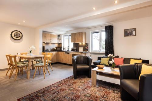One-Bedroom Apartment image 5