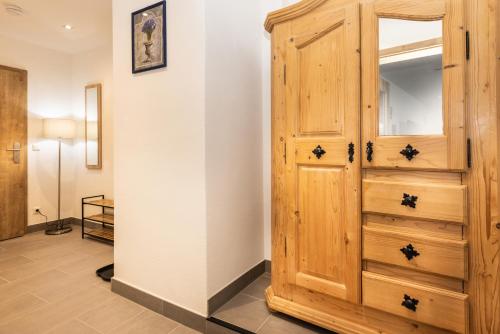 One-Bedroom Apartment image 4