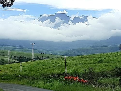 Misty peaks Cloudlands