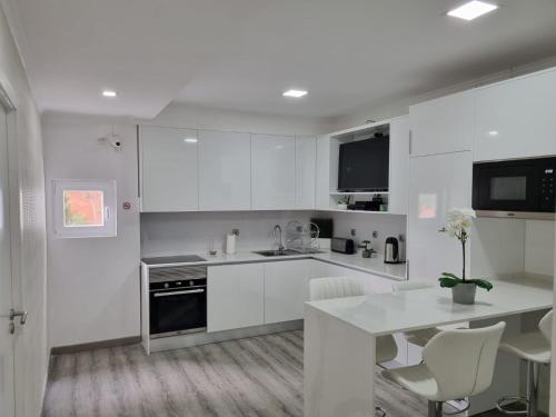  Mikaela Guest House, Pension in Odivelas