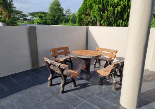 Air-home No 9 Kampung Boyan, 4BR, 9pax, Netflix Air-home No 9 Kampung Boyan, 4BR, 9pax, Netflix