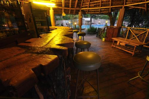 Bar/ Salón, Naiberi River Campsite & Resort in Eldoret