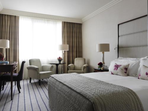 Classic King Room image 3